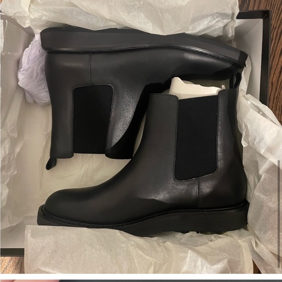 New J. Crew Refined Leather Chelsea Boot - Picture 4 of 4